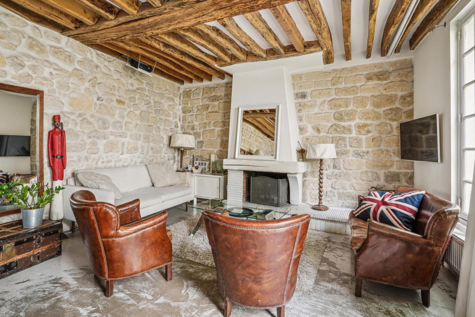 Maison Rustique En Plein 17eme *