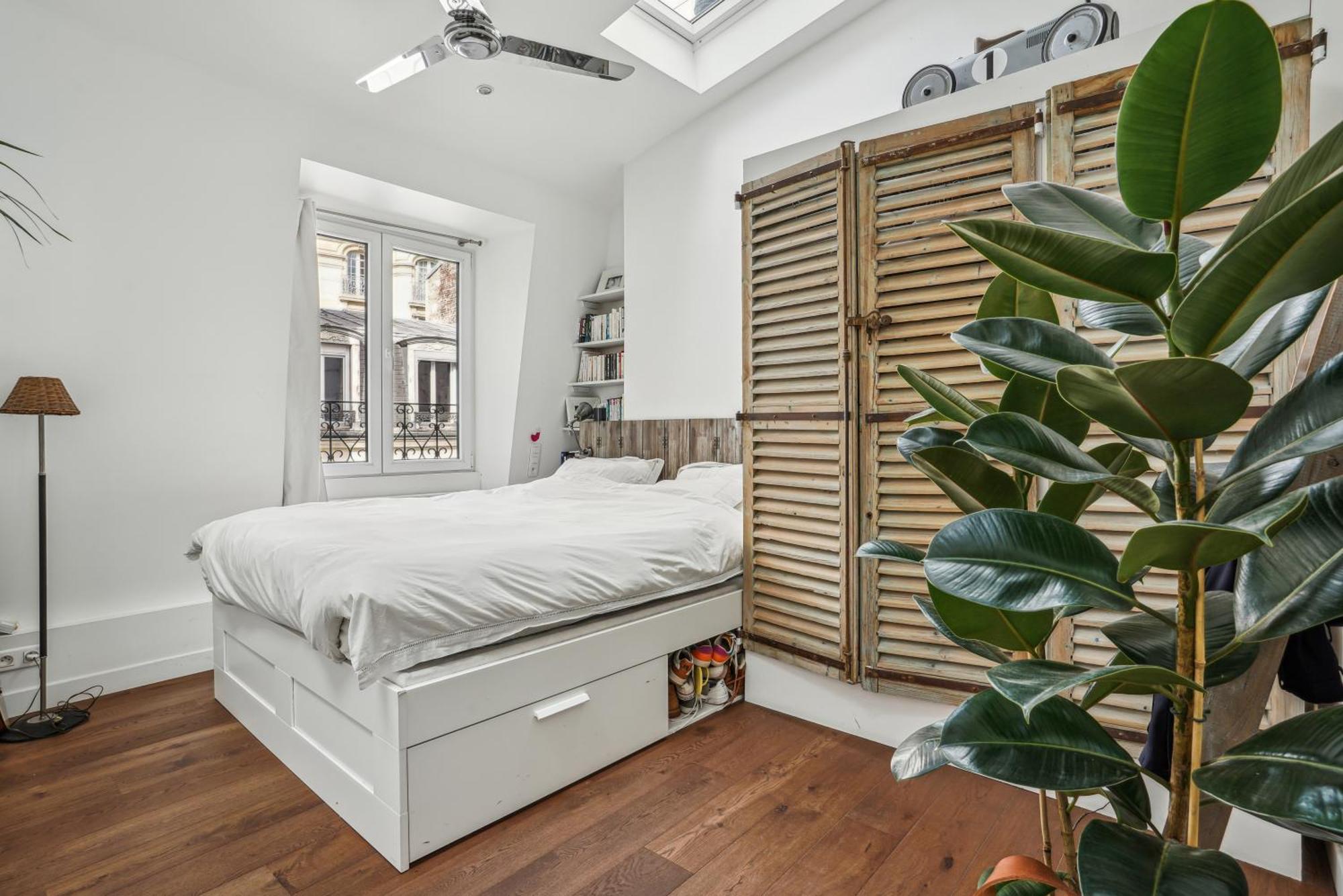 Maison Rustique En Plein 17eme Paris